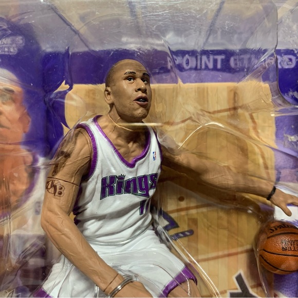 McFarlane Sportspicks: NBA Series 3 Mike Bibby Action Figure - Picture 2 of 7